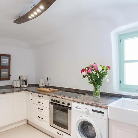 Cavern House Anthea *