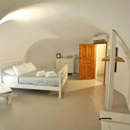 Cavern House Anthea فيلة *