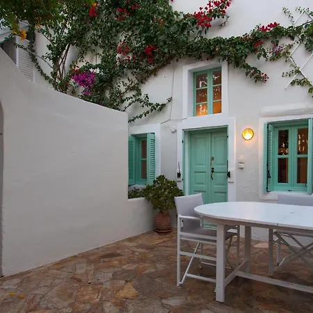 Cavern House Anthea فيلة *