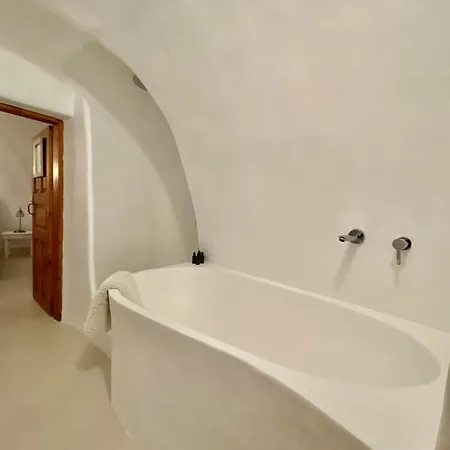 Cavern House Anthea فيلة Éxo Goniá